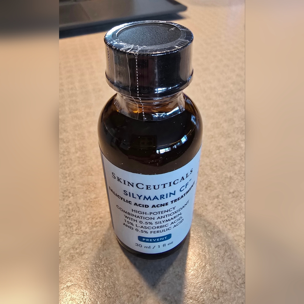 SkinCeuticals Silymarin CF Salicylic Acid Treatment - Blue - Picture 3 of 4